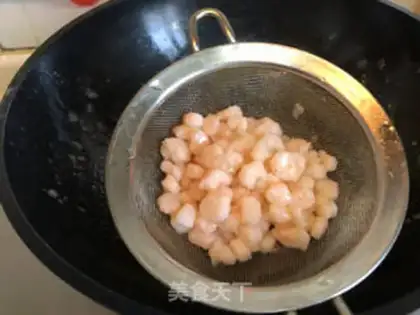 Make Chicken-head fried shrimp step 4