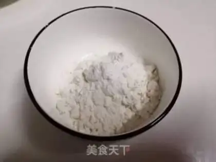 Make Strawberry cream cake step 1