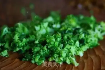 Make West Blue Flower Pill salad ball step 4