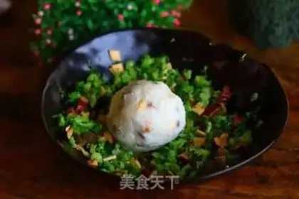 Make West Blue Flower Pill salad ball step 9