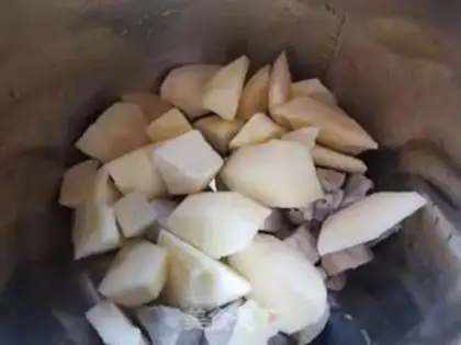 Make Apple Snow Hill medicine soup step 1
