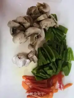 Make Mushroom fried Dutch beans step 0