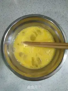 Make Apricot eggs step 1