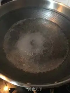 Make Pineapple with hair step 8