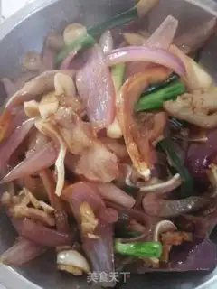 Make Onion fried pig ears step 9