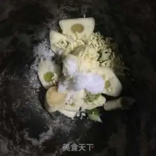Make Pineapple with hair step 15