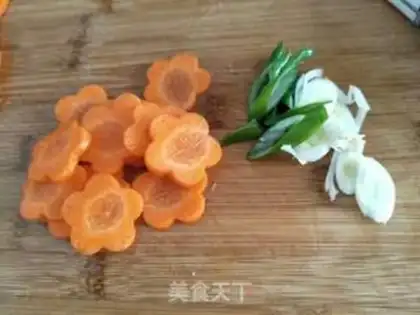 Make Five flowers for mushrooms step 1