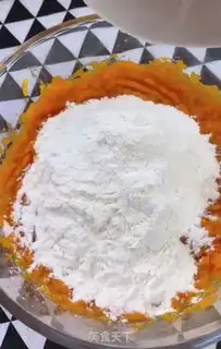 Make Pumpkin mini-basket step 2
