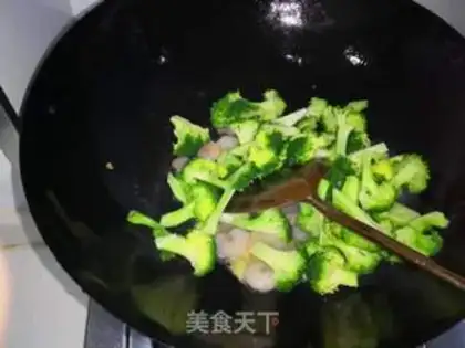 Make Pelican shrimp broccoli step 7