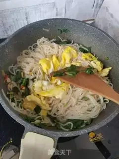 Make Eggs, spinach, rice powder step 7