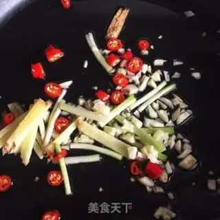 Make Spicy hands tore the mushrooms step 1