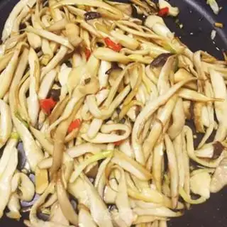 Make Spicy hands tore the mushrooms step 2