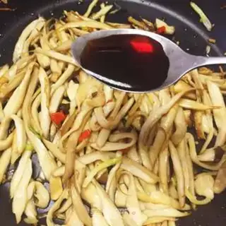 Make Spicy hands tore the mushrooms step 3