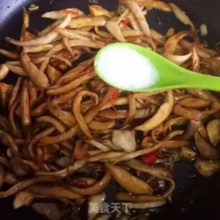 Make Spicy hands tore the mushrooms step 6