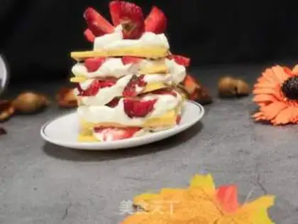 Make Strawberry Cake Tower step 12