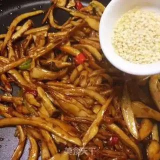 Make Spicy hands tore the mushrooms step 10