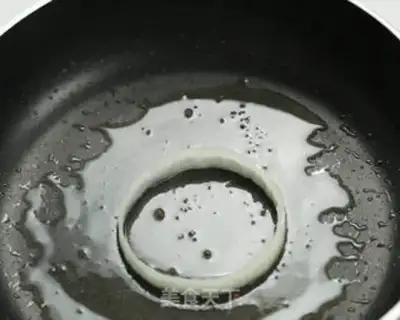 Make Fried eggs step 3
