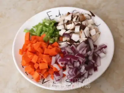 Make Black rice and shrimp bottom pizza step 4