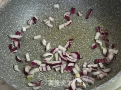 Make Black rice and shrimp bottom pizza step 5