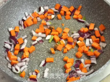 Make Black rice and shrimp bottom pizza step 6