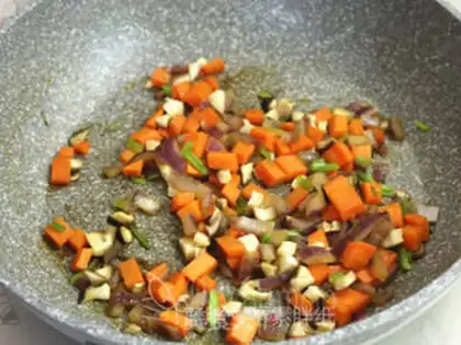 Make Black rice and shrimp bottom pizza step 7