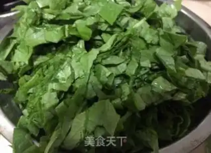 Make Healthy vegetable egg soup step 1