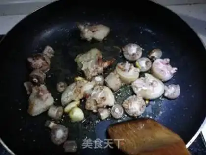 Make Burn the tail of a pig step 5