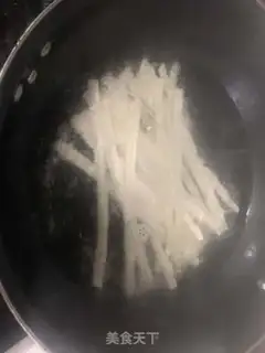 Make Tomato egg noodles step 8