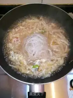 Make Crab bar and cabbage fan soup step 7