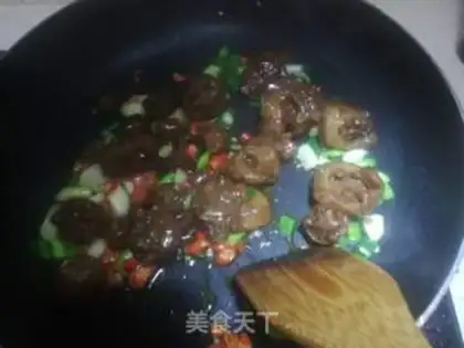Make Burn the tail of a pig step 10