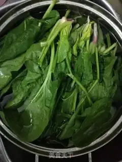 Make Spicy spinach step 0