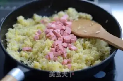 Make Gold egg fried rice step 3