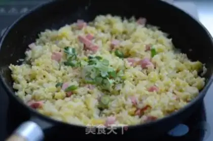 Make Gold egg fried rice step 4