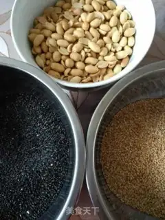 Make Spicy sesame peanut soup step 2