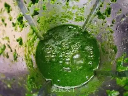 Make Sea sorghum core spinach noodles step 3