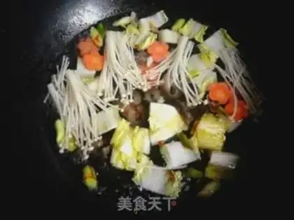 Make Sea sorghum core spinach noodles step 11
