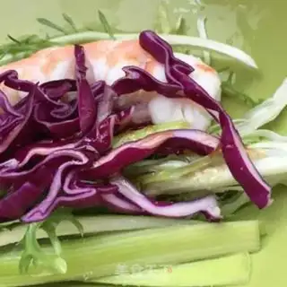 Make A veggie roll for the jade pancakes step 7