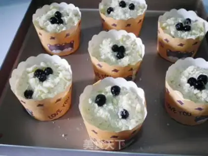 Make Blueberry mashed cupcakes step 12