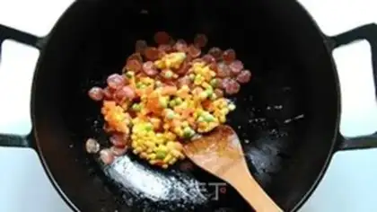 Make Weenie eggs for rice step 3
