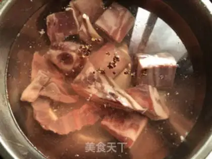 Make radish lamb chops step 1