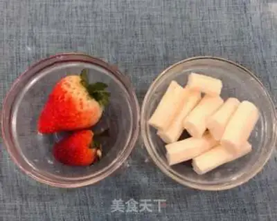 Make Mountain medicine with strawberries step 0
