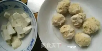 Make Chickenball tofu soup step 0
