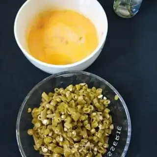 Make Sour-beans fried eggs step 2