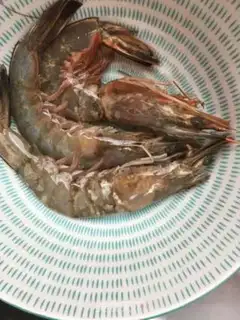 Make White onions for shrimp step 0