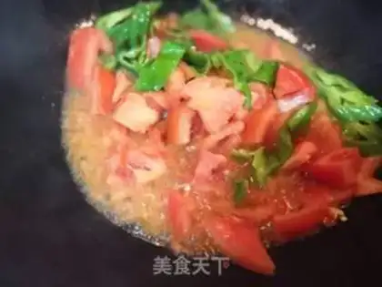 Make Pepper tomato fried eggs step 3
