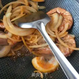 Make White onions for shrimp step 9