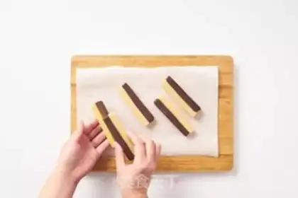 Make Chess cookies step 4