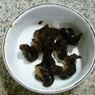 Make Two black ribs soup step 2