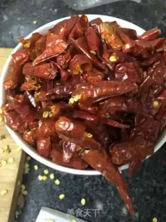 Make Sichuan chili chicken step 3
