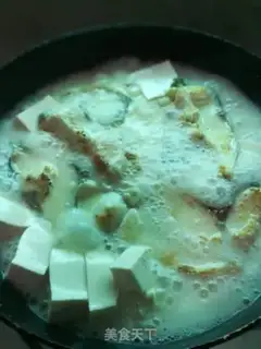 Make Blue fish tofu soup step 2